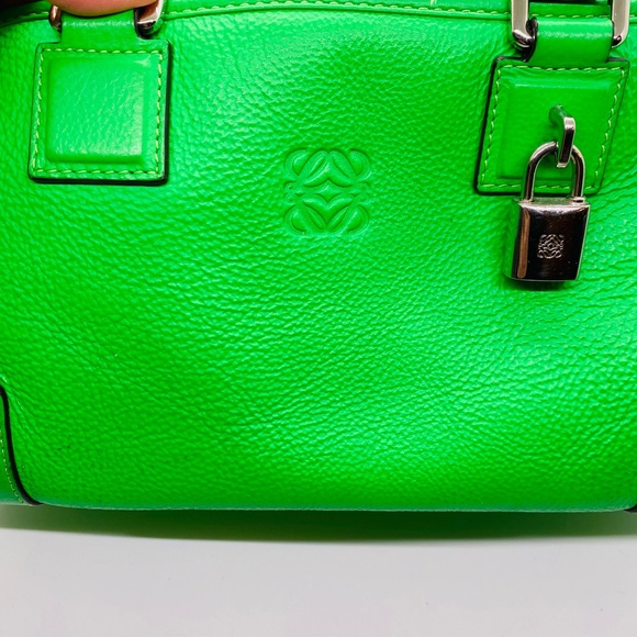 Loewe Green Limited Edition leather bag with handles - Picture 3 of 17